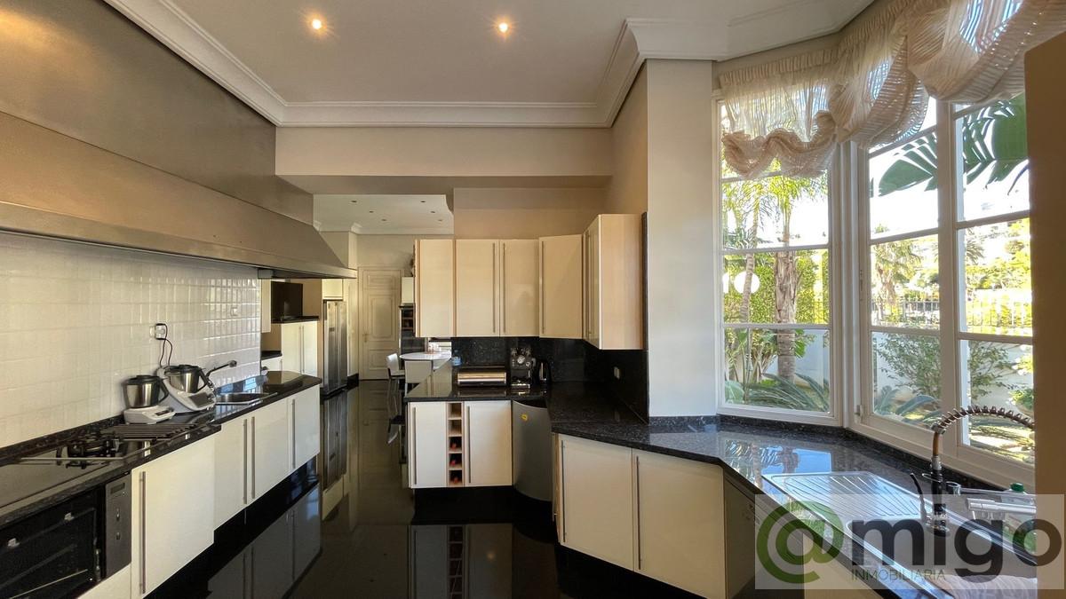 For sale of villa in Mijas