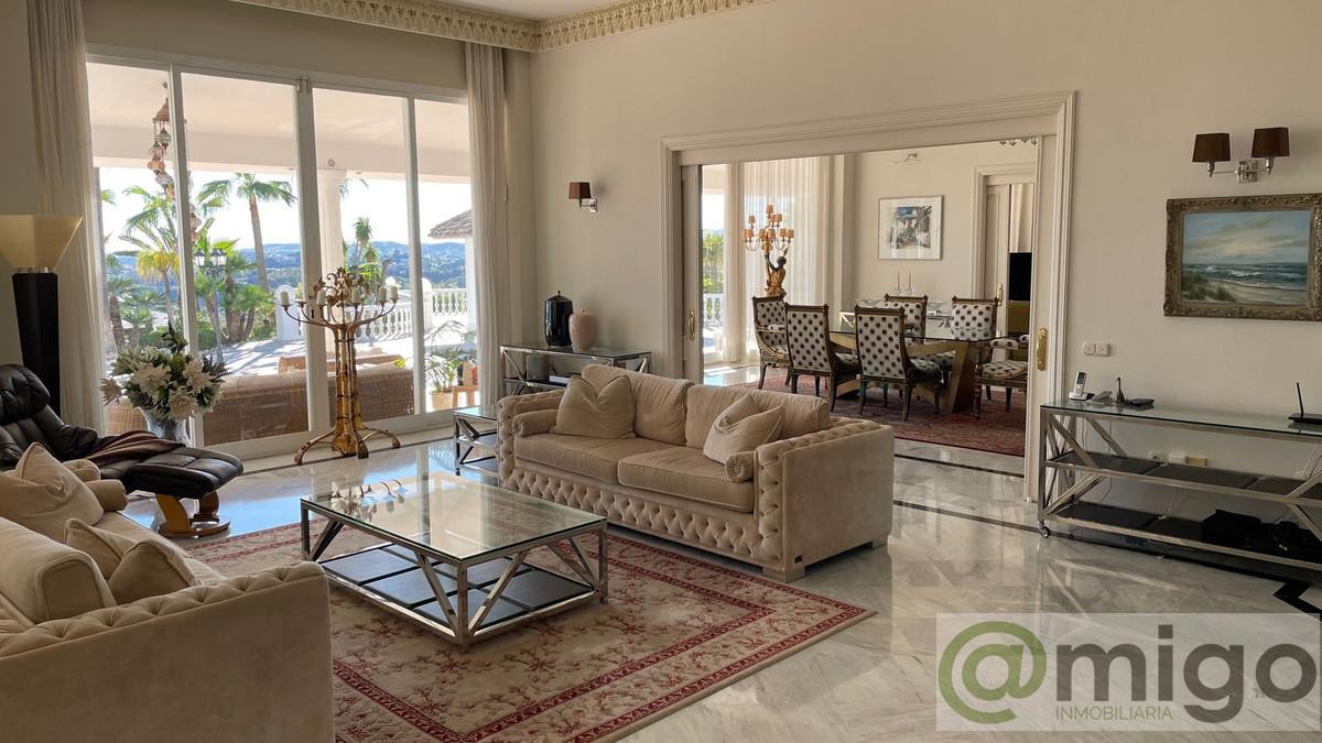 For sale of villa in Mijas