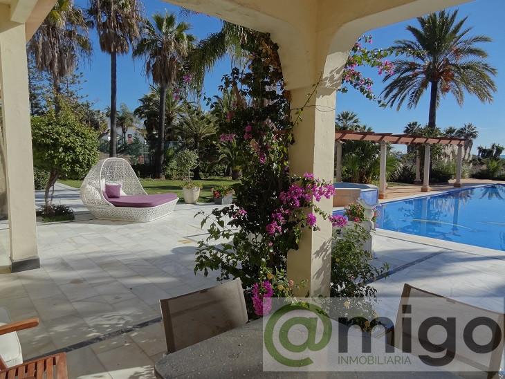 Venta de villa en Estepona