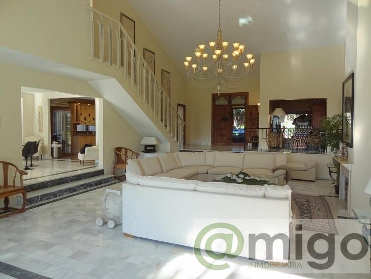 Venta de villa en Estepona