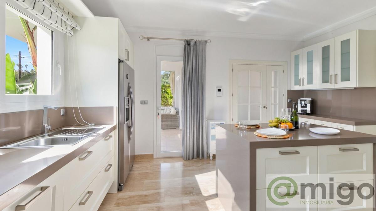 For sale of villa in Marbella