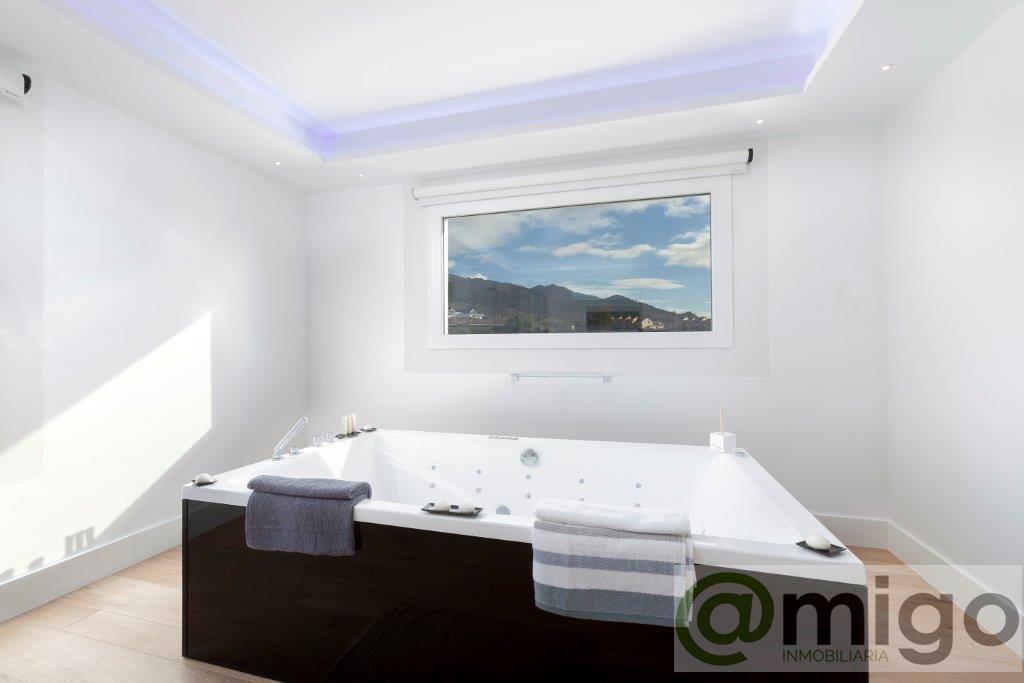 For sale of villa in Marbella