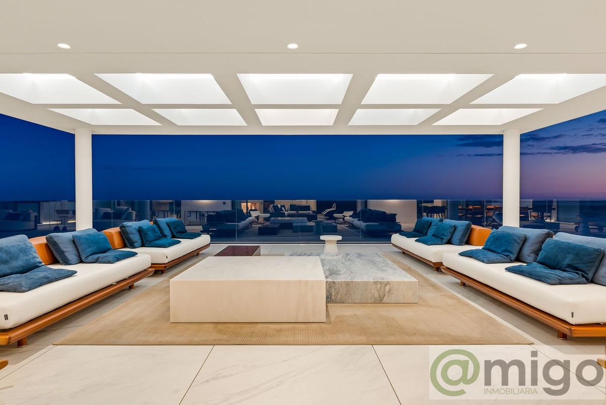 For sale of penthouse in Marbella