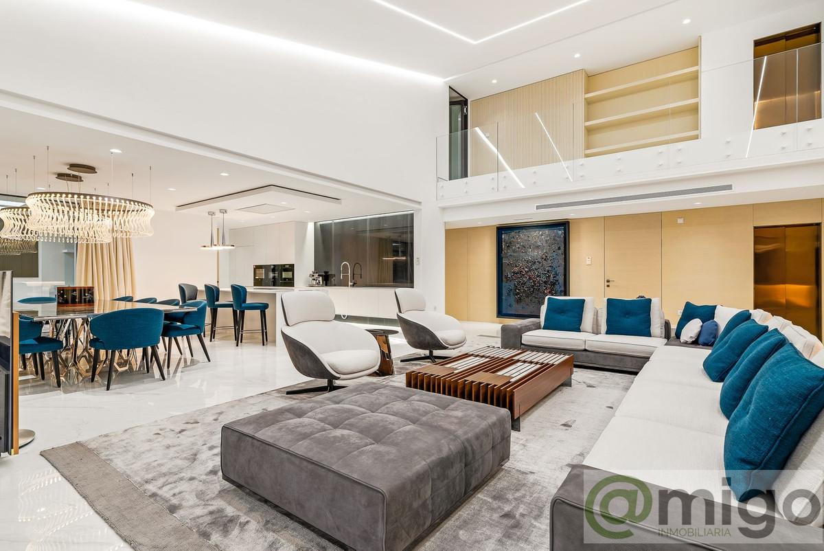 For sale of penthouse in Marbella