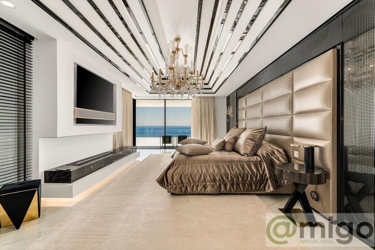 For sale of penthouse in Marbella
