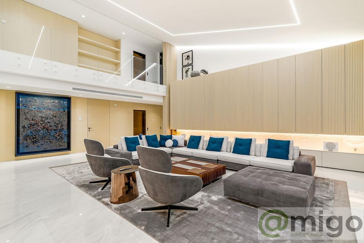 For sale of penthouse in Marbella