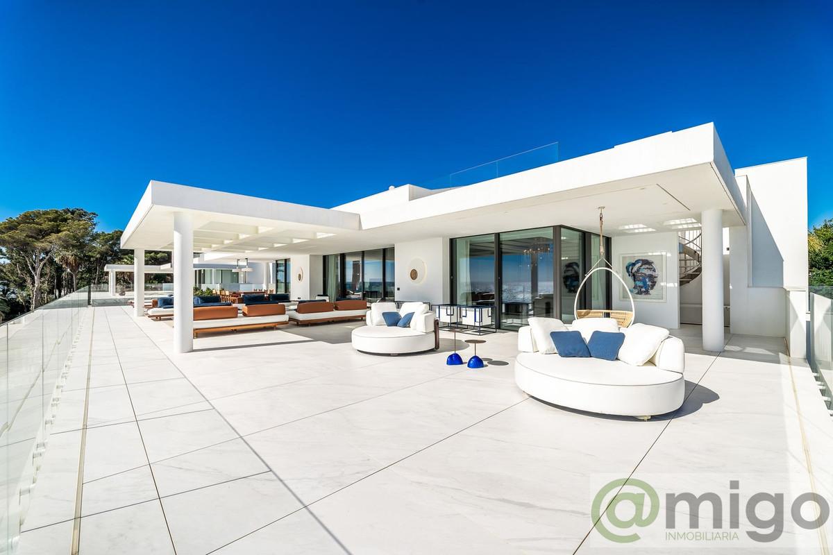For sale of penthouse in Marbella