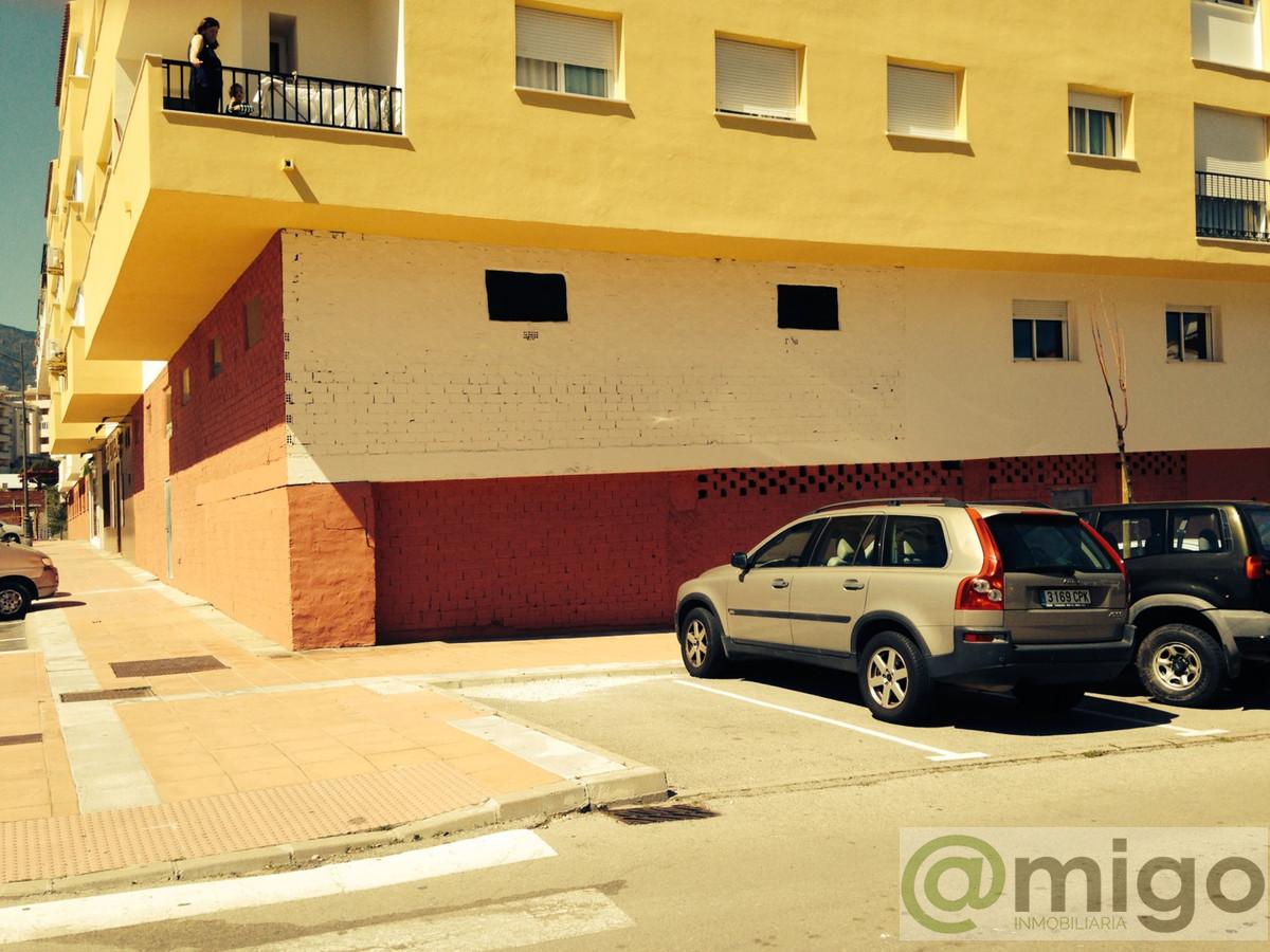 For sale of commercial in Estepona