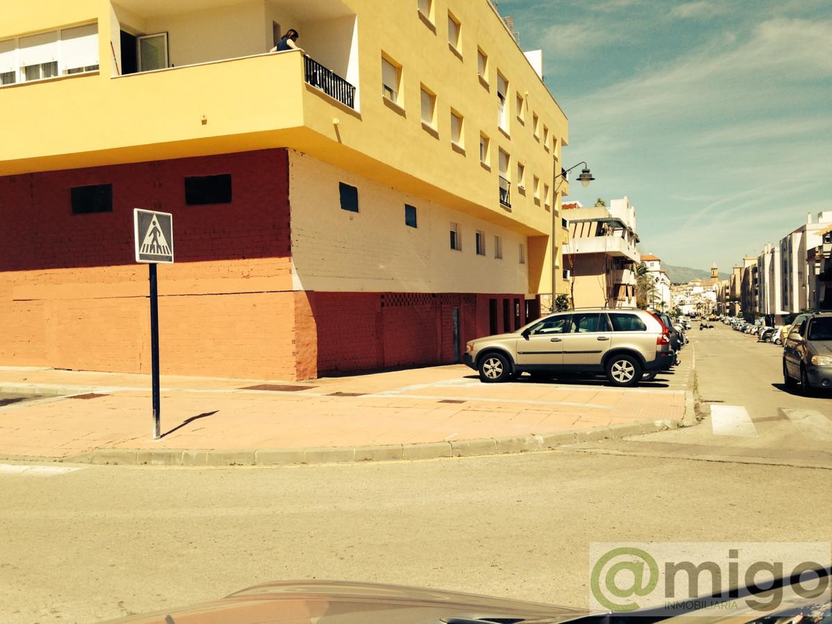 For sale of commercial in Estepona