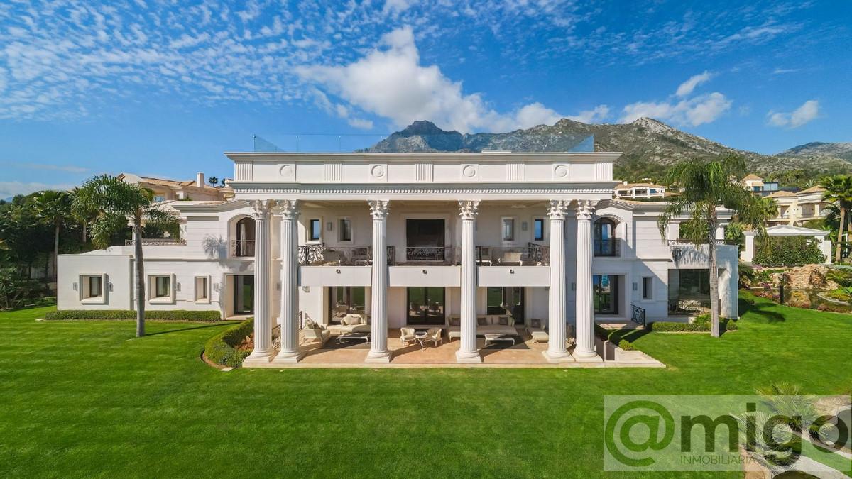 For sale of villa in Marbella