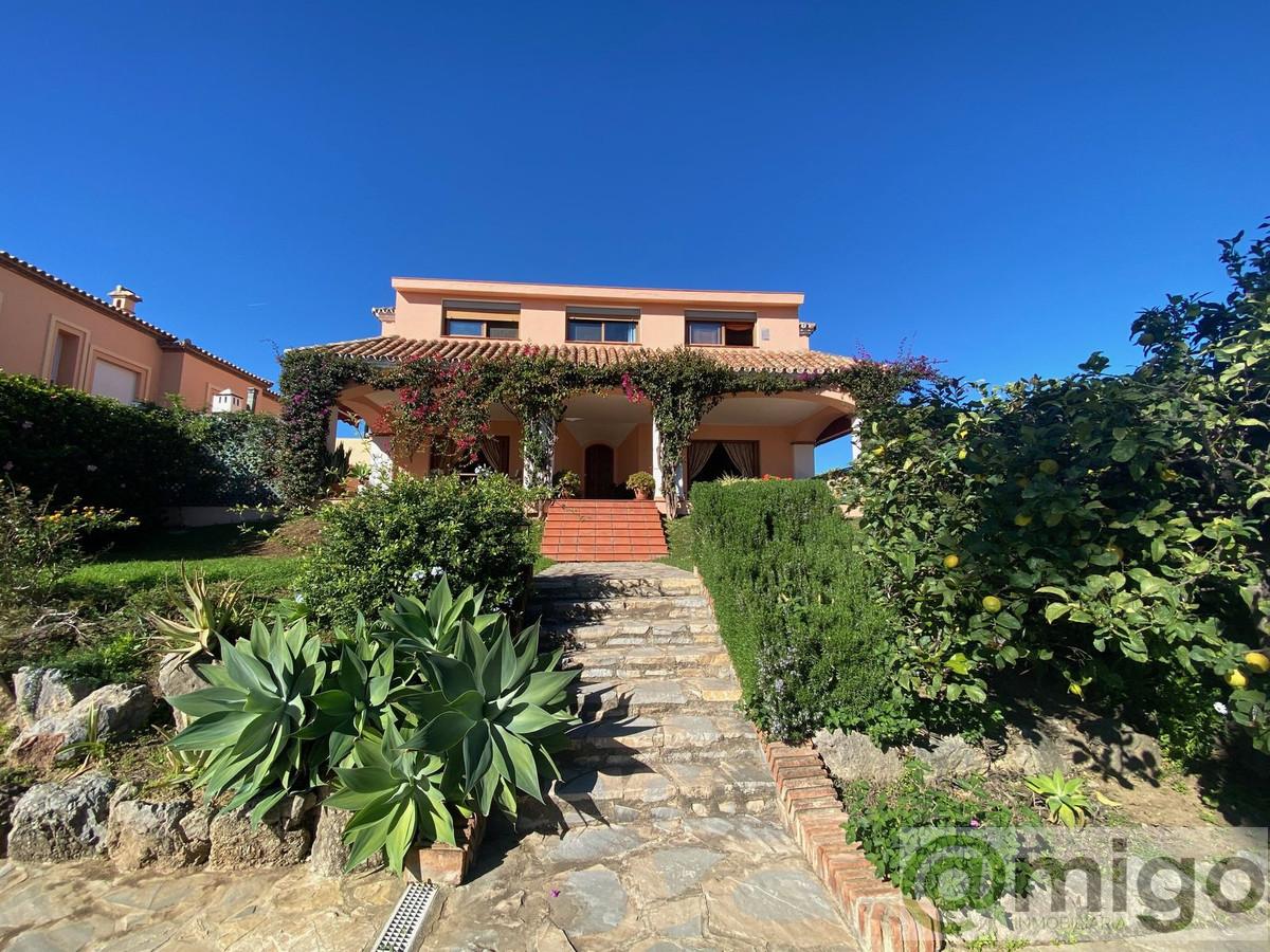 Venta de villa en San Luis de Sabinillas