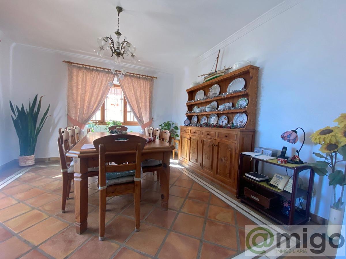 Venta de villa en San Luis de Sabinillas