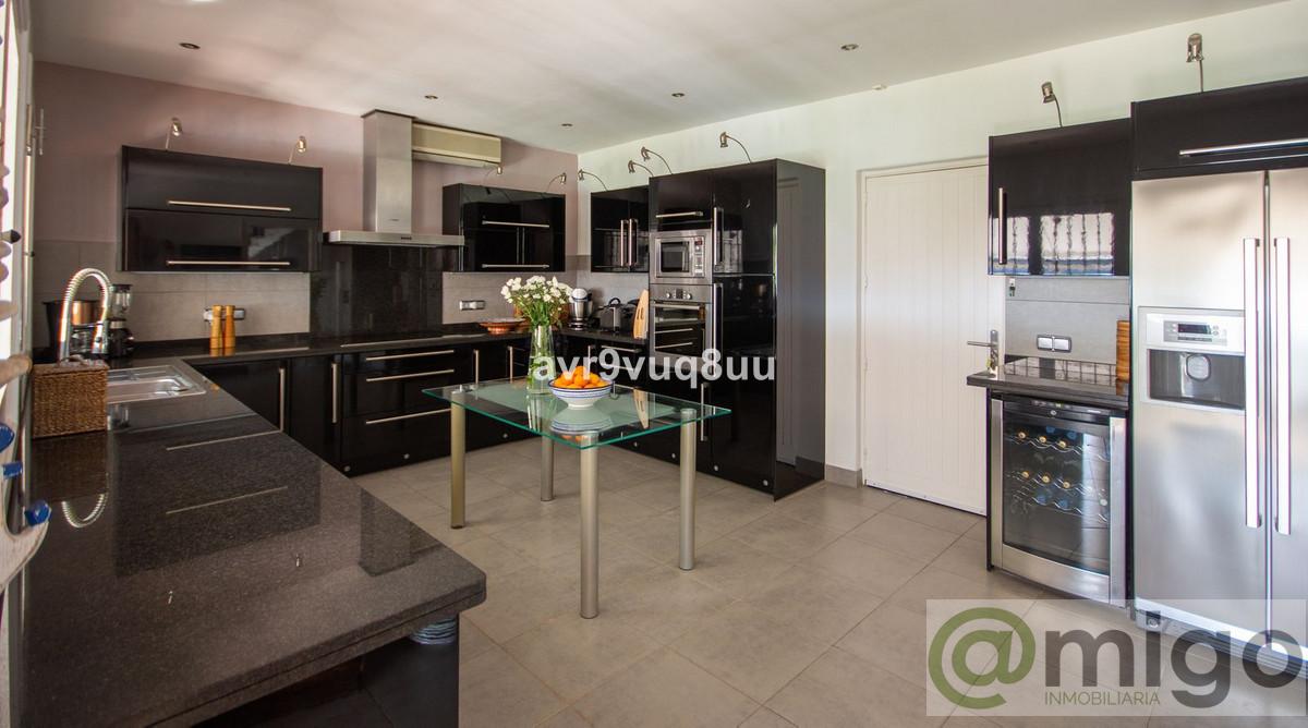 For sale of villa in Mijas Costa