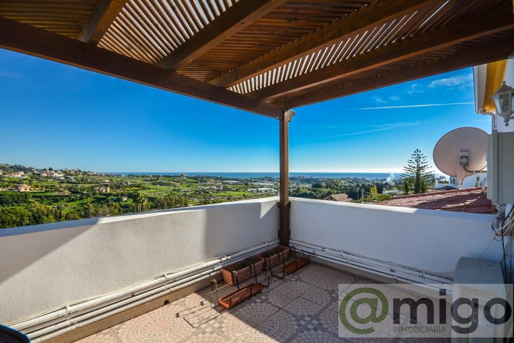 For sale of villa in Estepona