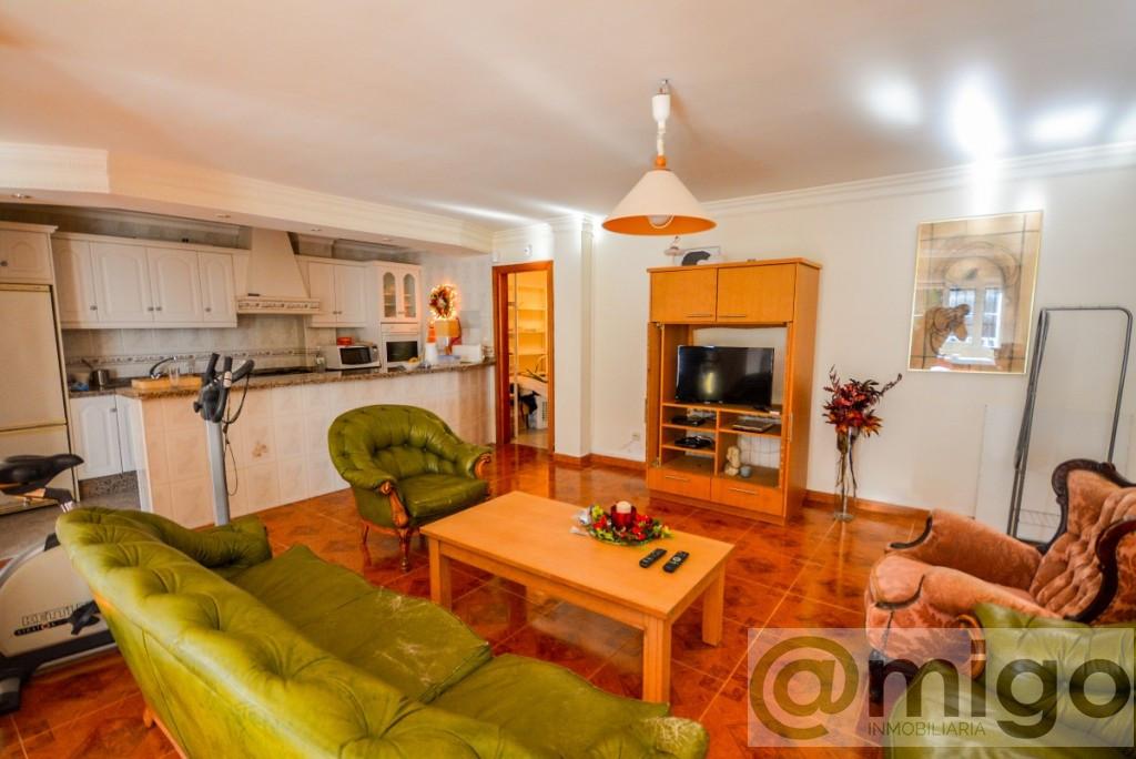 For sale of villa in Estepona