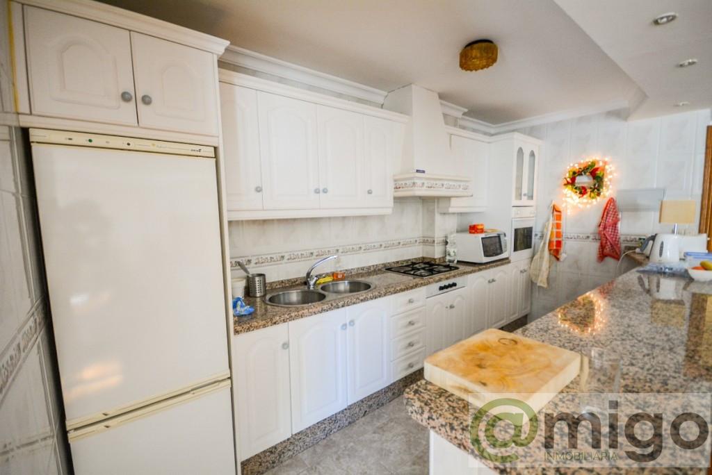 For sale of villa in Estepona