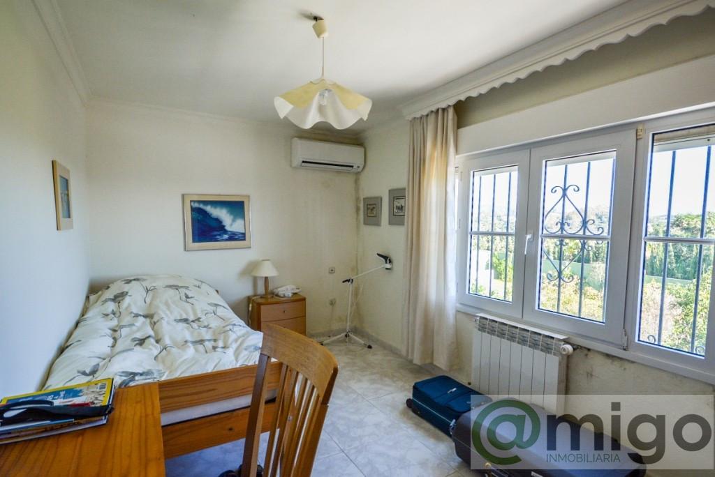For sale of villa in Estepona