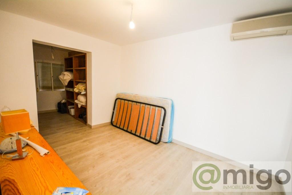 For sale of villa in Estepona