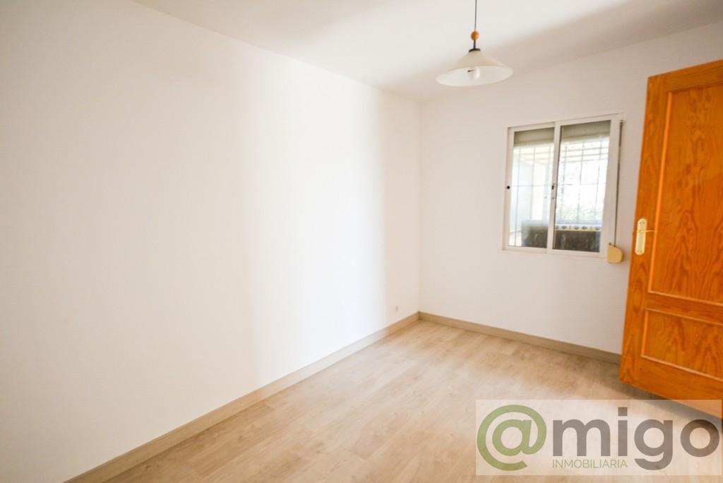 For sale of villa in Estepona