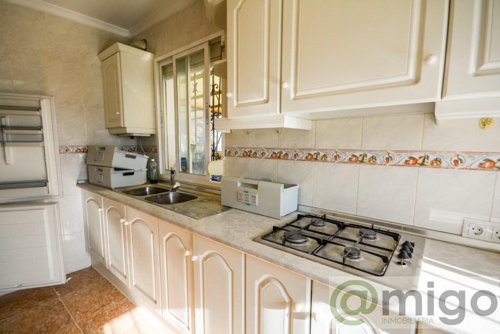 For sale of villa in Estepona