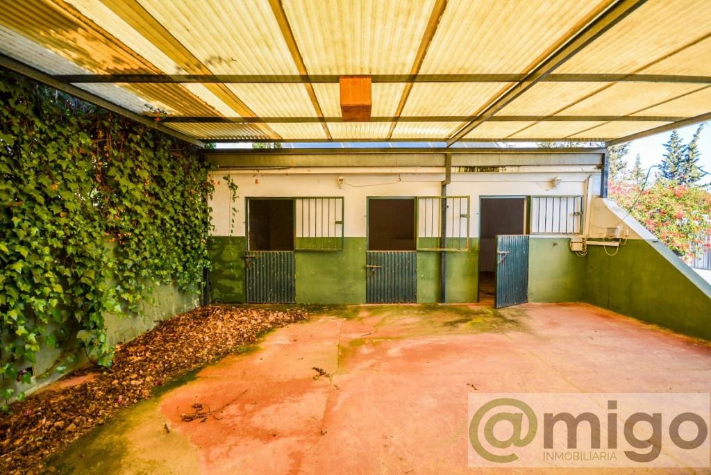 For sale of villa in Estepona