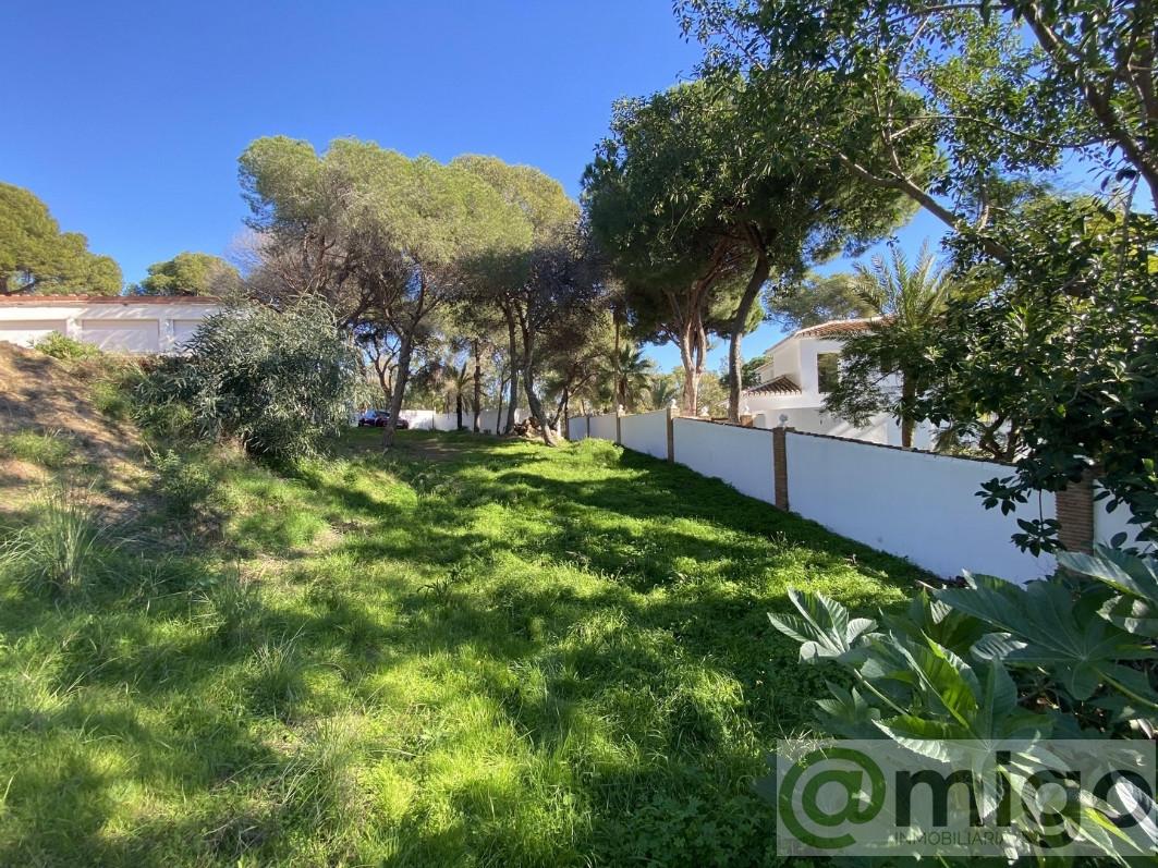 Venta de terreno en Calahonda