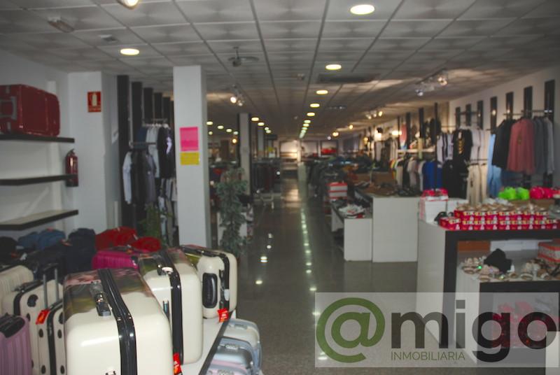 For sale of commercial in Estepona