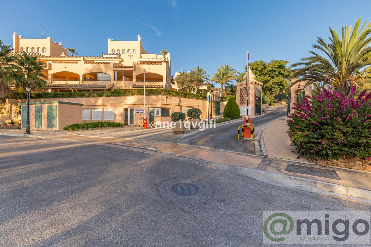 For sale of penthouse in Marbella