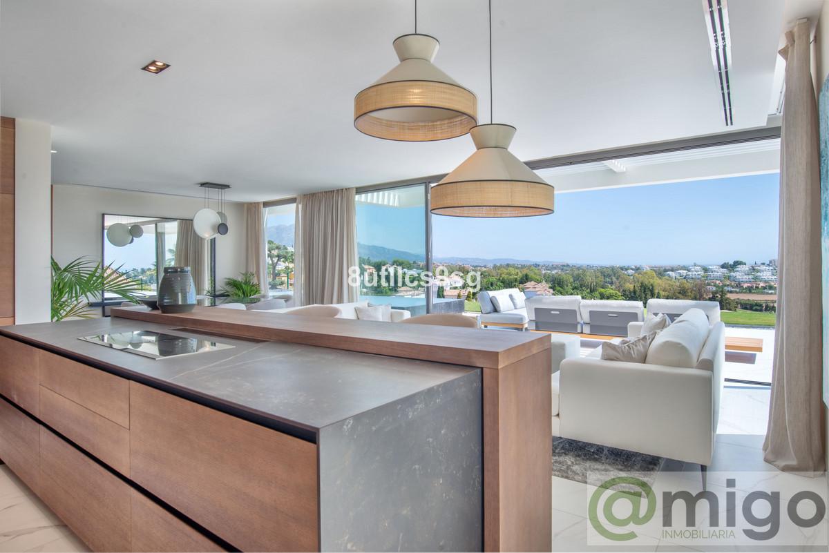 For sale of penthouse in Marbella