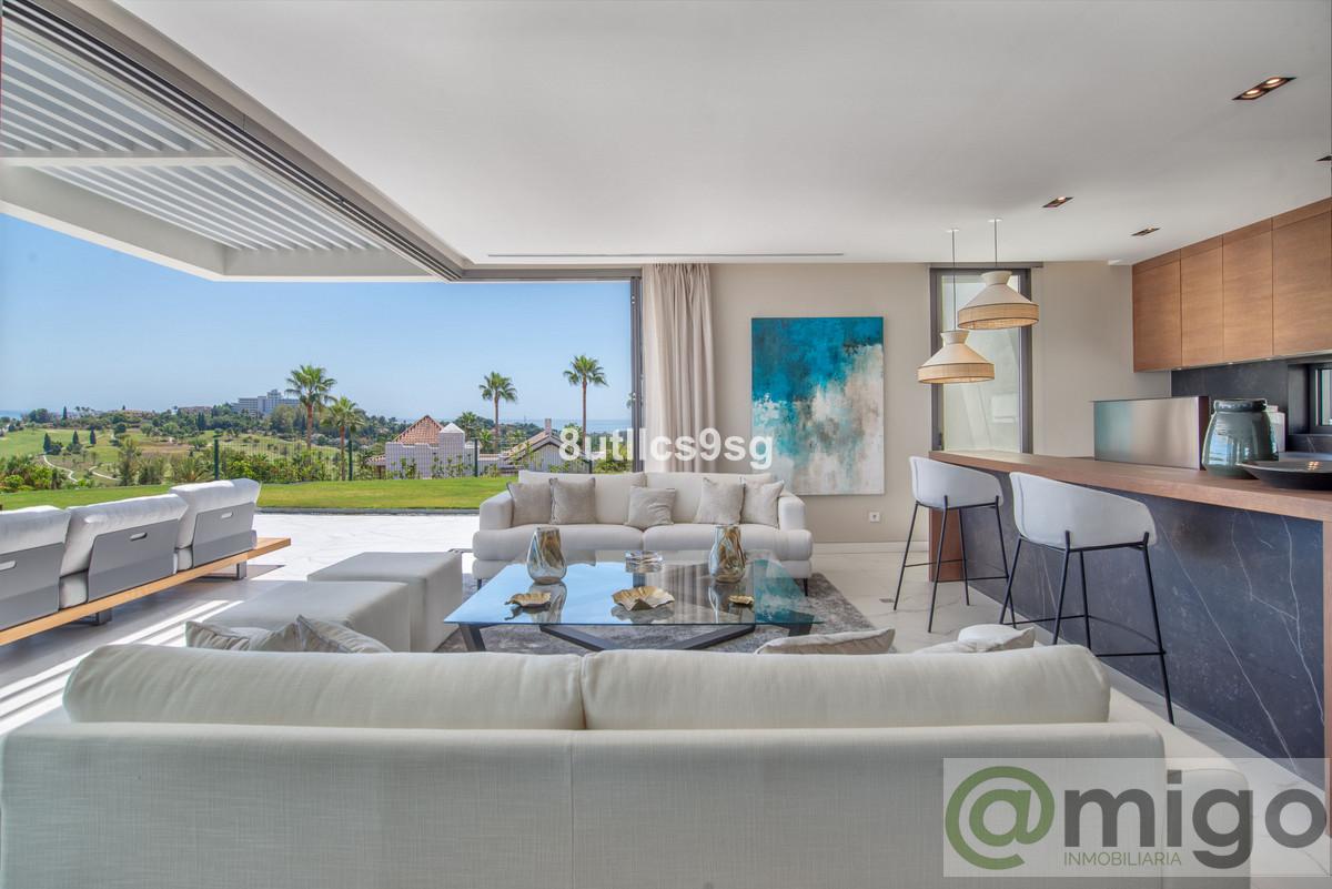 For sale of penthouse in Marbella