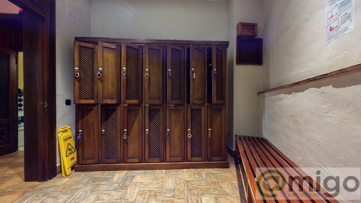 For sale of commercial in Málaga