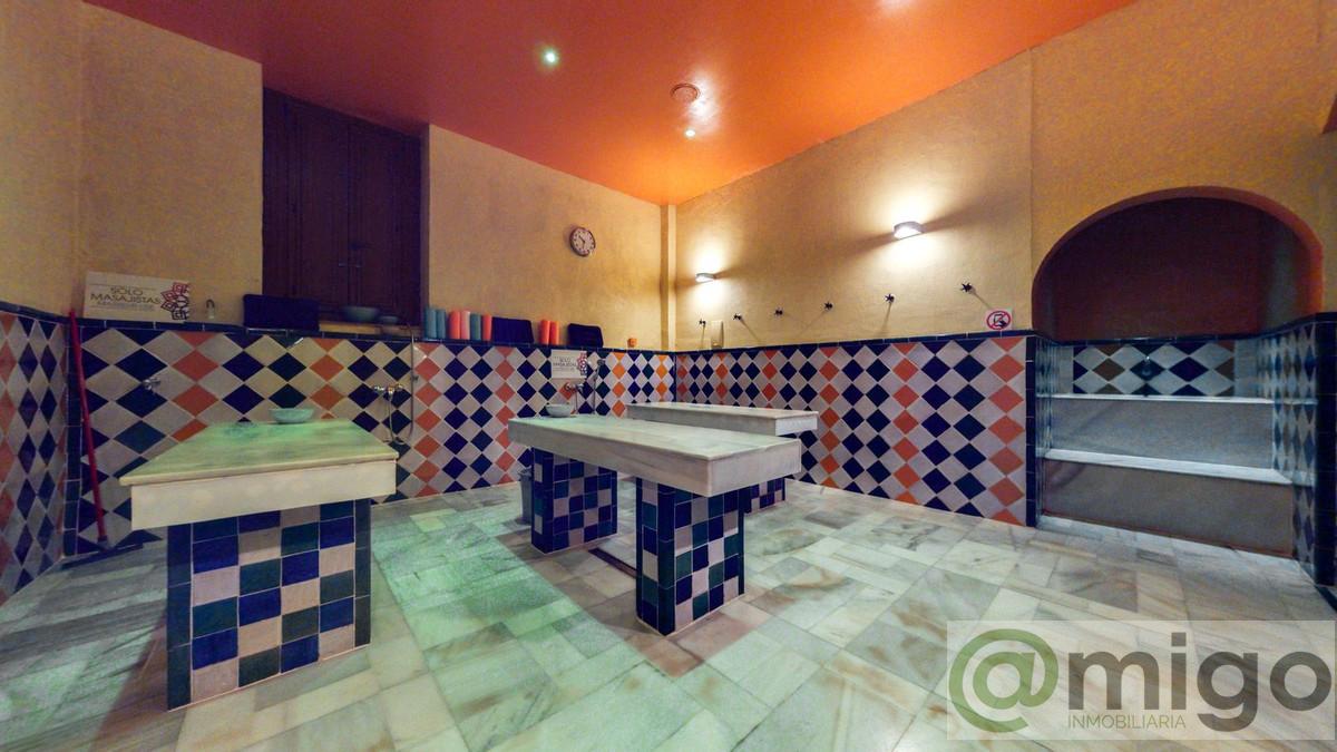 For sale of commercial in Málaga
