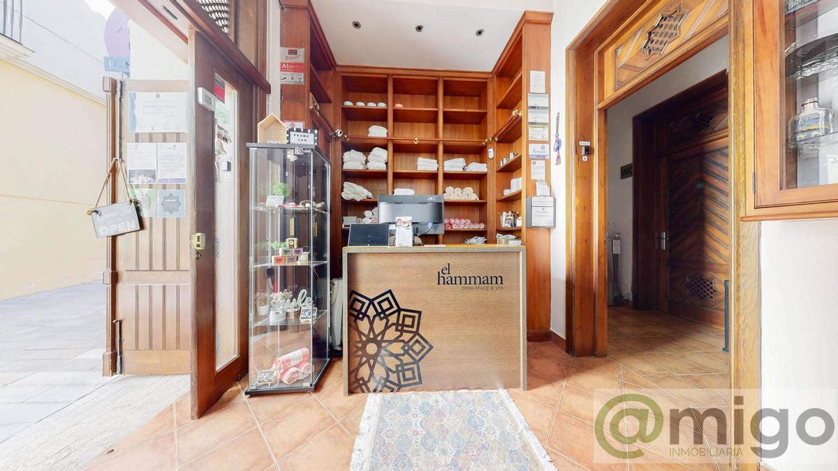For sale of commercial in Málaga