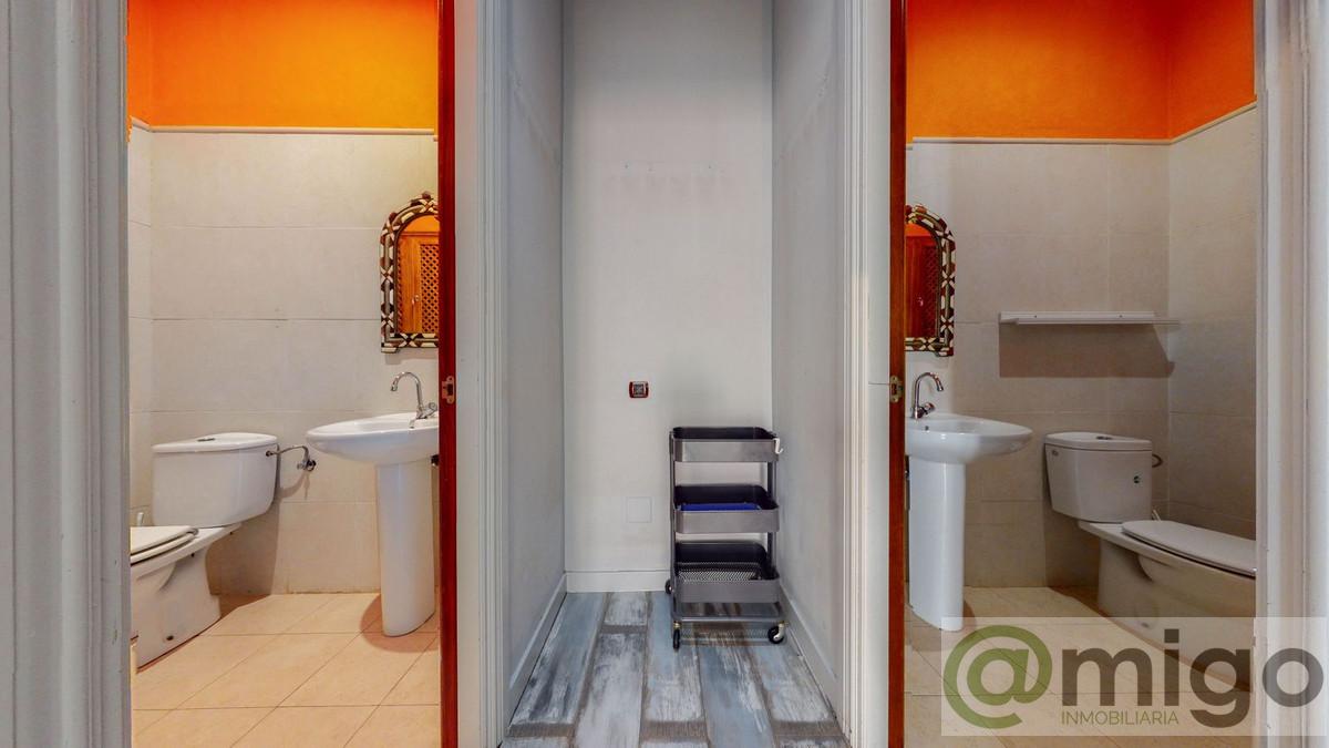 For sale of commercial in Málaga