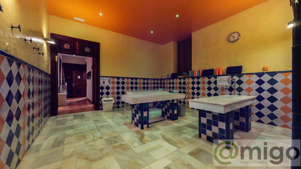For sale of commercial in Málaga