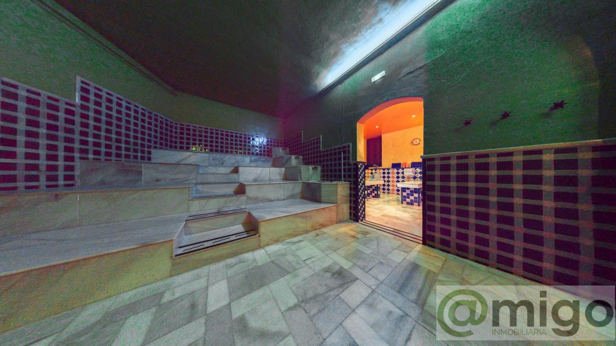 For sale of commercial in Málaga