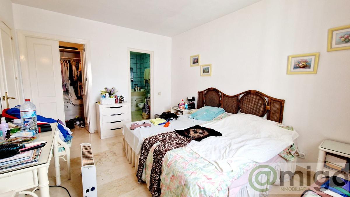 For sale of penthouse in Marbella