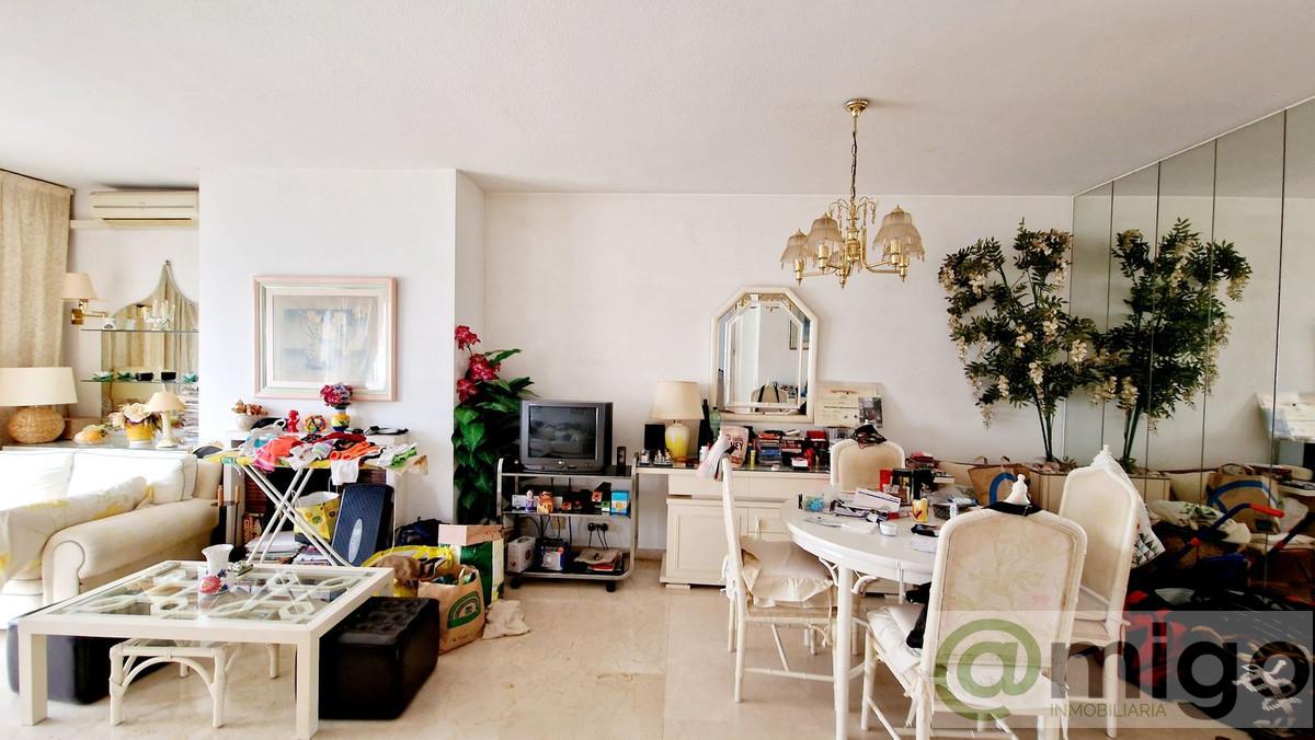 For sale of penthouse in Marbella