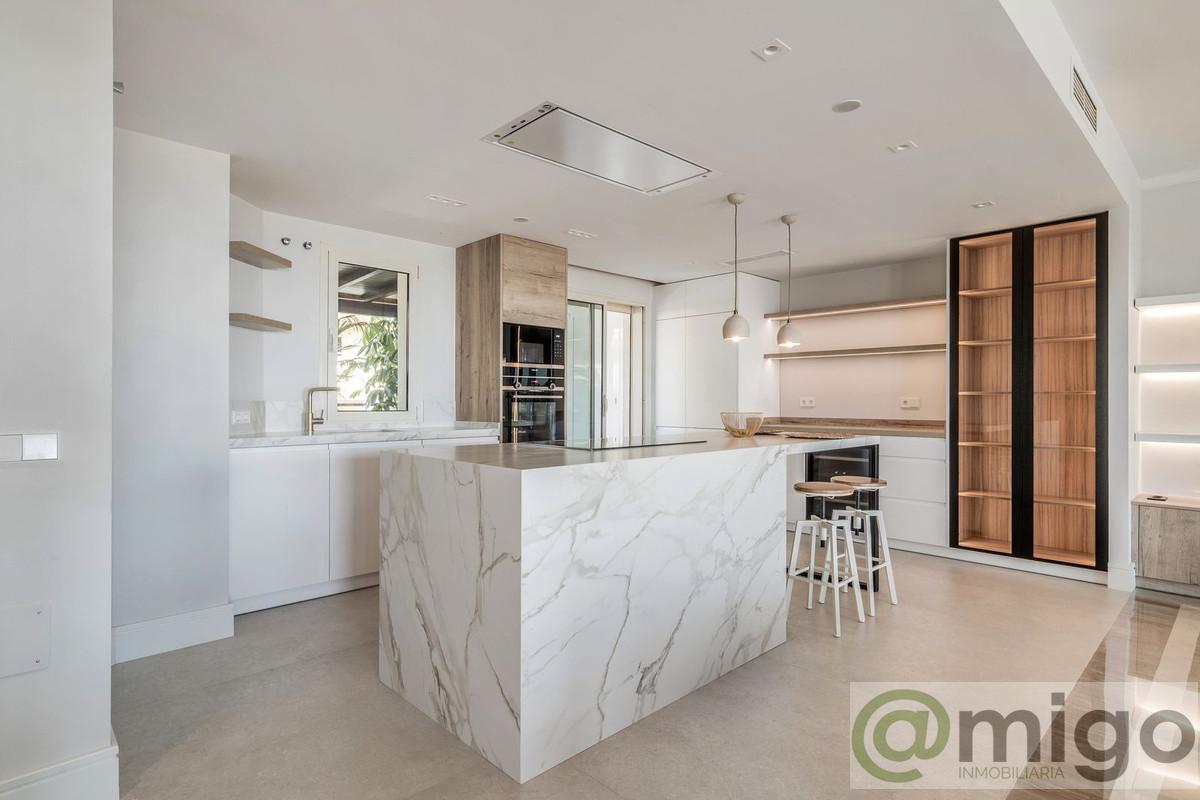 For sale of penthouse in Marbella