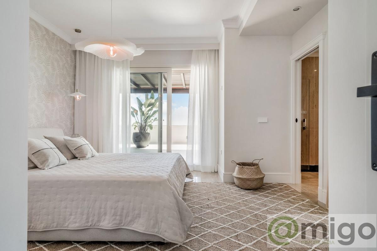 For sale of penthouse in Marbella