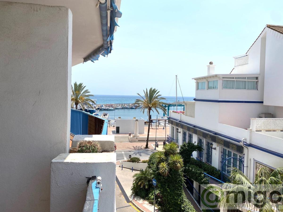 For sale of apartment in Estepona