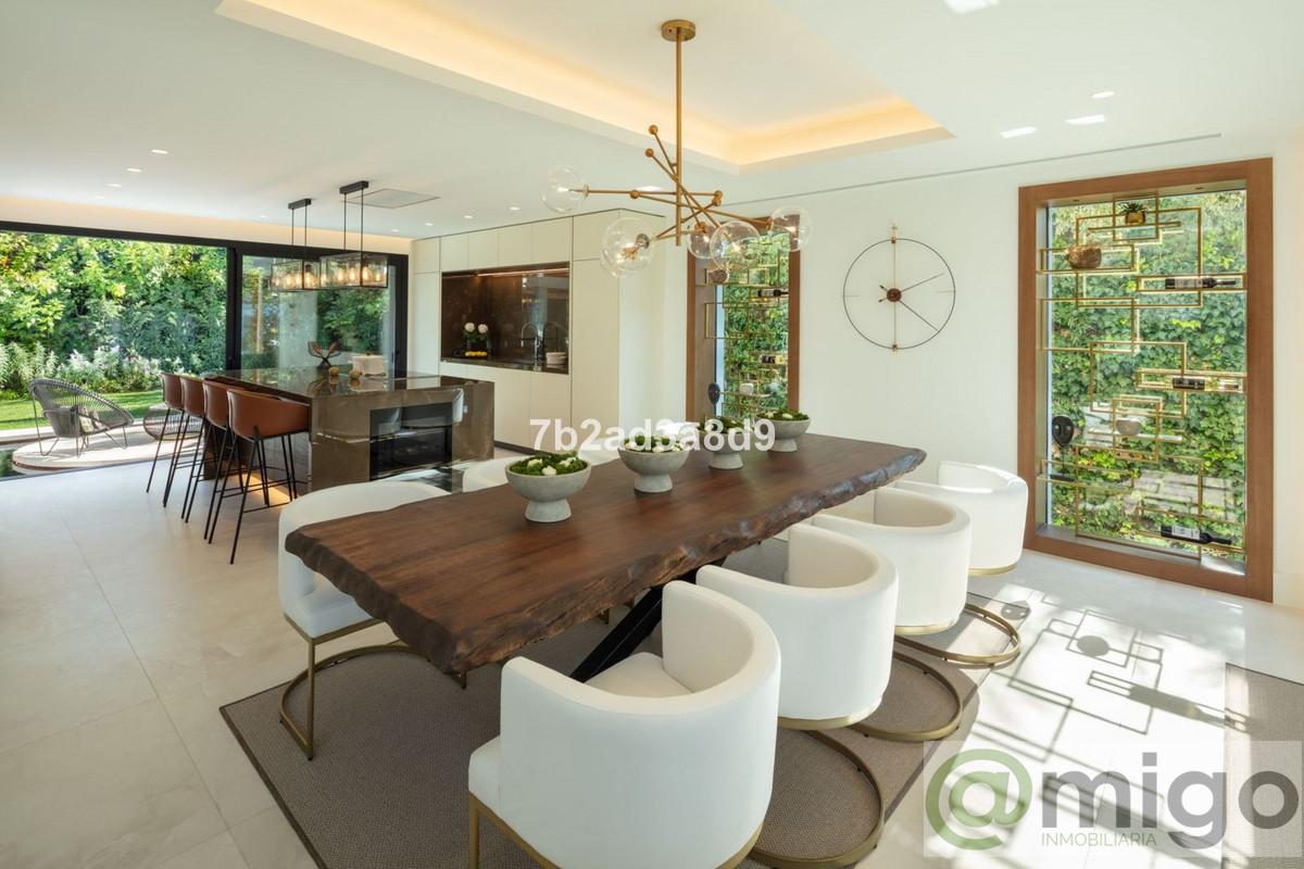For sale of villa in Marbella