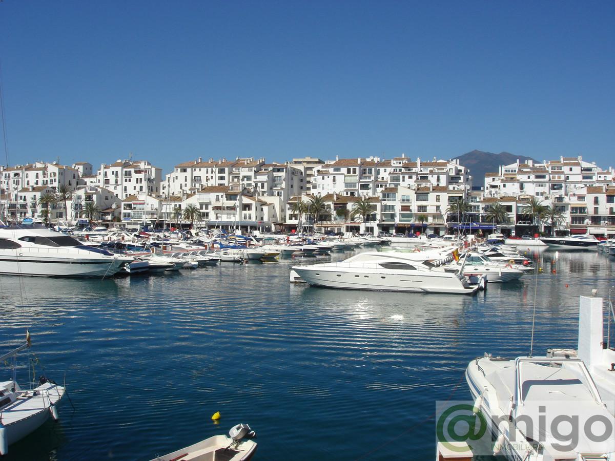 For sale of villa in Marbella
