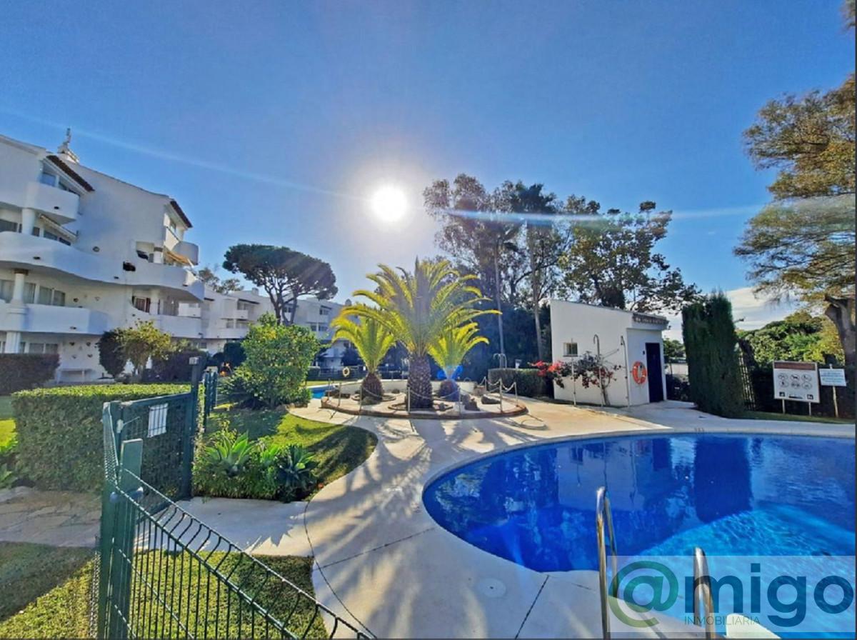 For sale of apartment in Calahonda