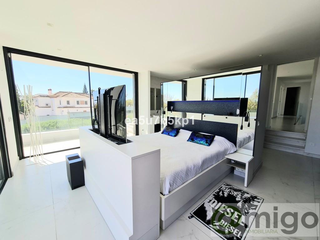 For sale of villa in Marbella