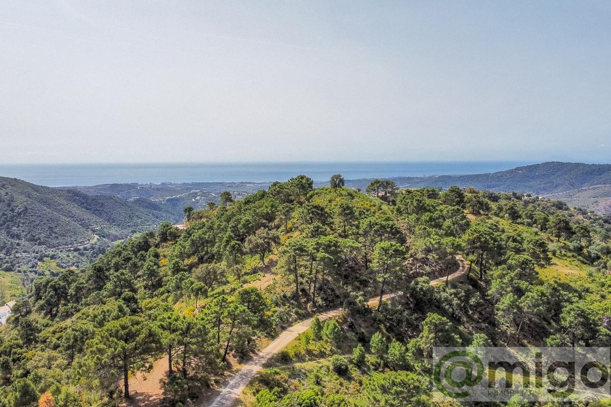 For sale of land in Marbella