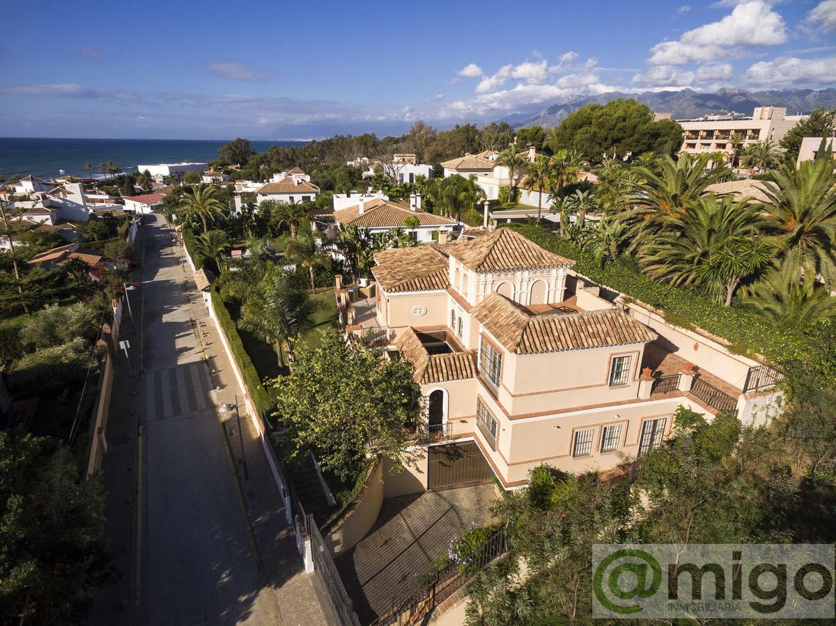 For sale of villa in Marbella