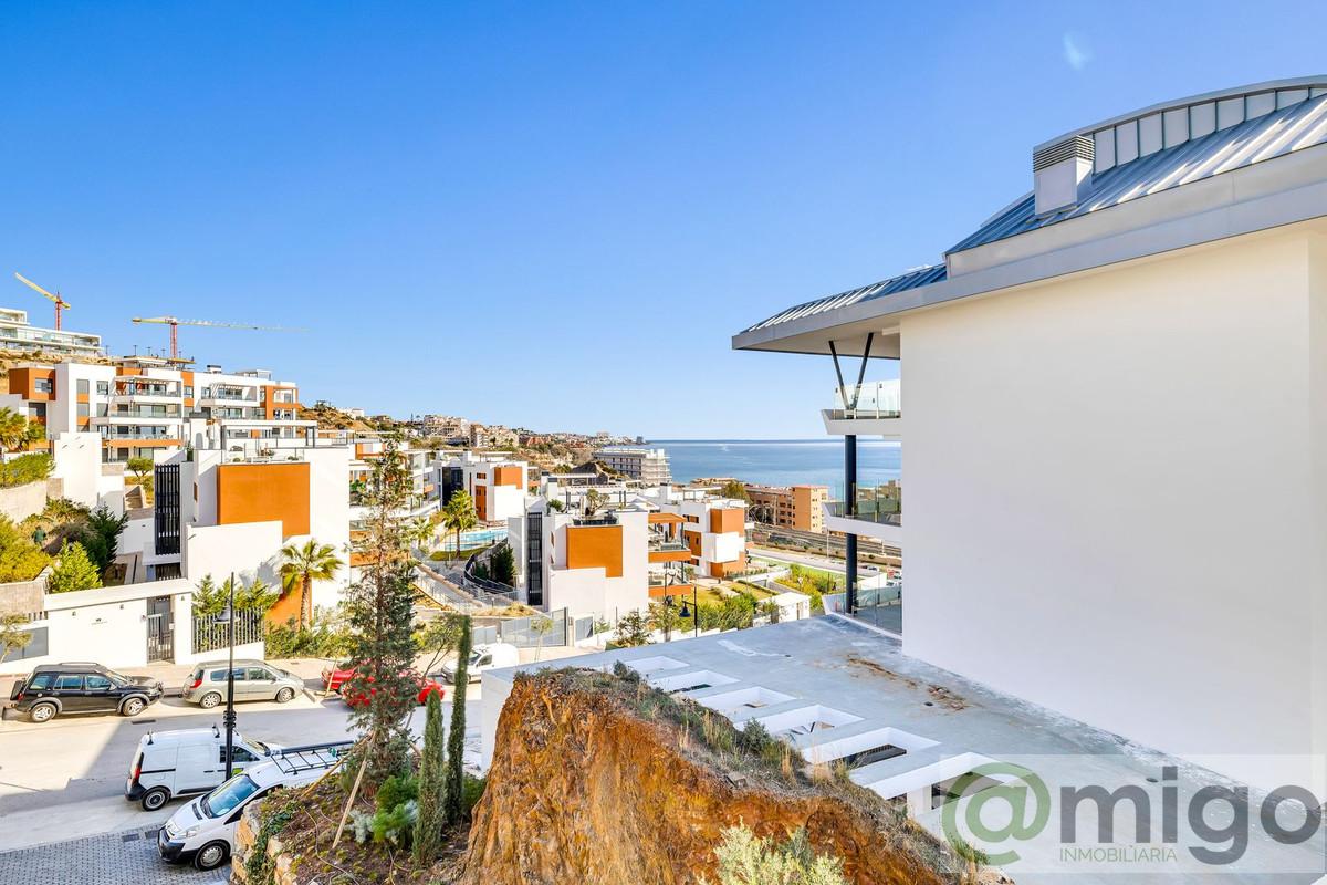 For sale of penthouse in Fuengirola