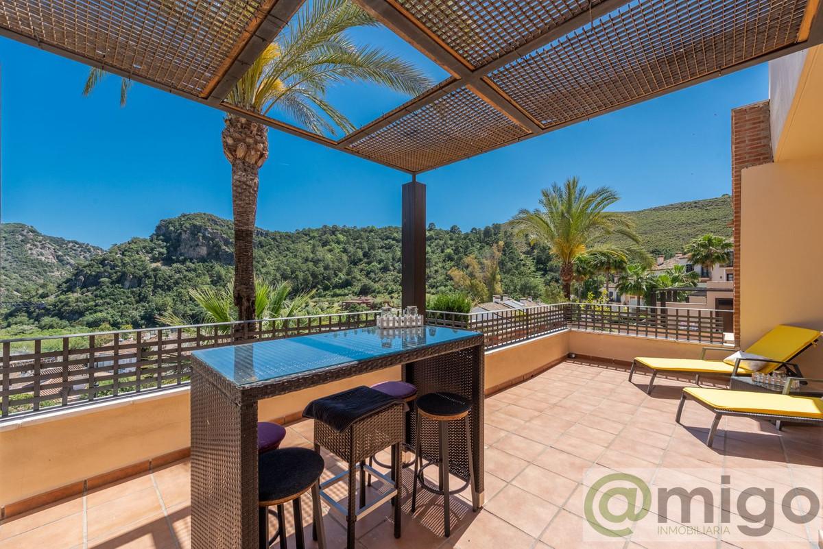 For sale of penthouse in Marbella