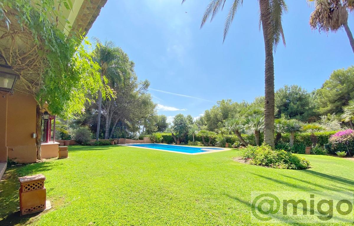 For sale of villa in Marbella